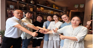 艾灸加盟到扎根，老艾堂周玲：艾灸馆里的独行，是千店同心的底气